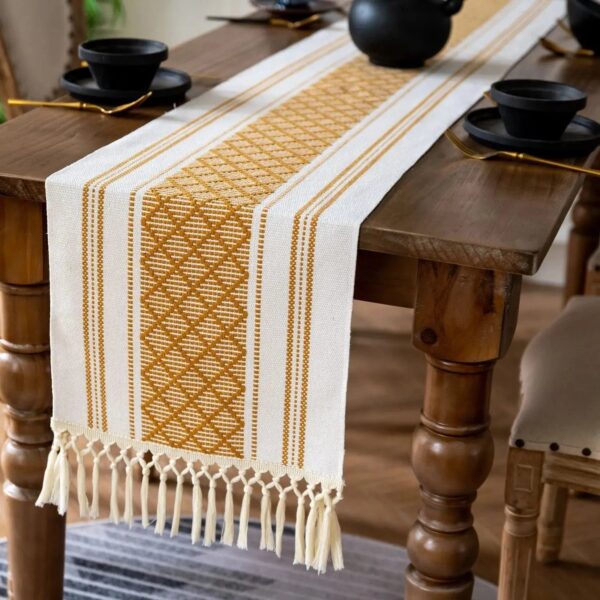 Chemin de table bohème jaune