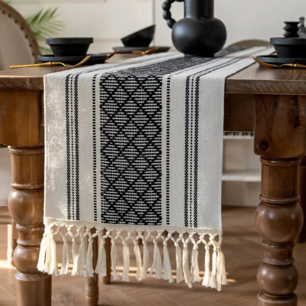 chemin de table bohème noir et blanc