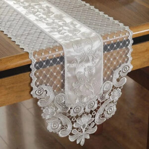 chemin de table dentelle argent