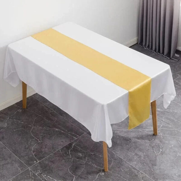 chemin de table en satin doré