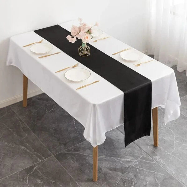 chemin de table en satin noir