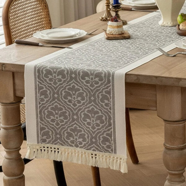 chemin de table ethnique gris blanc tribal intemporel