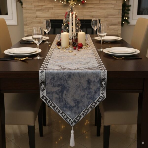 Chemin de table gris clair reflet