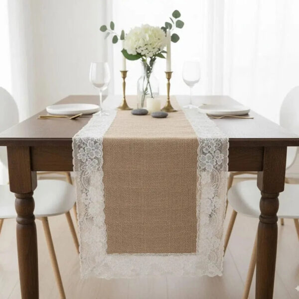 chemin de table jute brodé