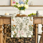Motifs de fleurs sur chemin de table