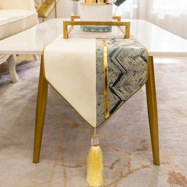 chemin de table crème noir doré