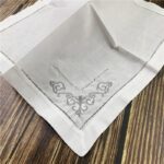 Broderie sur serviette de table
