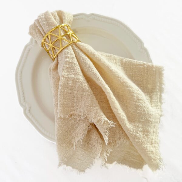 serviettes beige coton effilochées